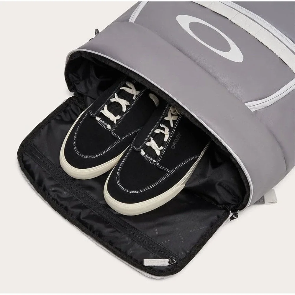 Oakley Rover‎ Convertible Bag, New With tags, MSRP $185, Storm Front, Unisex
